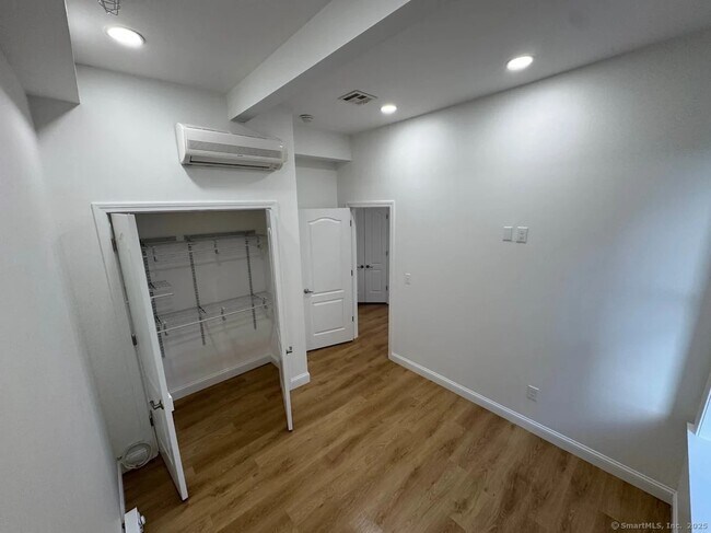 Photo - 160 Main St Unit 2B
