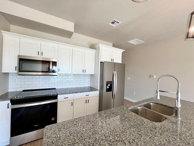 Photo - Modern Townhome with STUNNING Views in West MHK