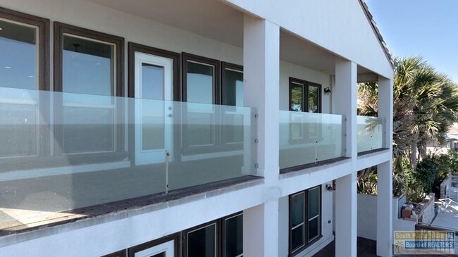 Photo - 618 N Shore Dr