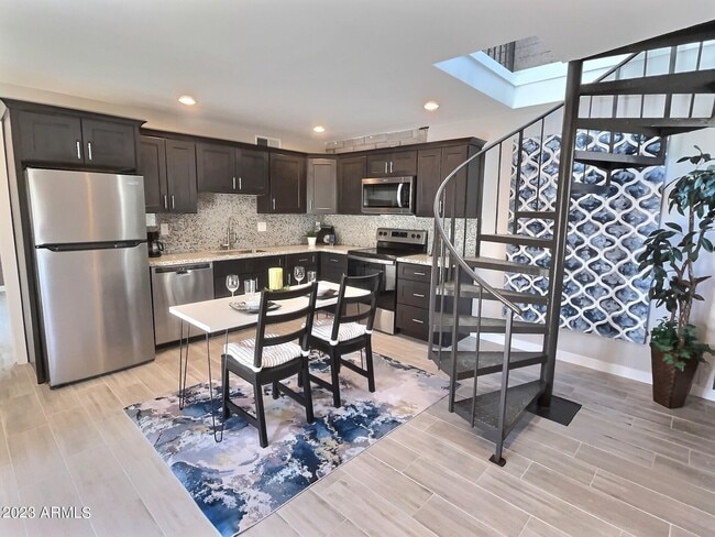 Building Photo - 9202 N 6th St