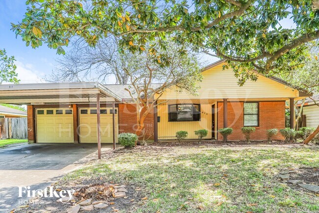 Building Photo - 813 Luella Ave