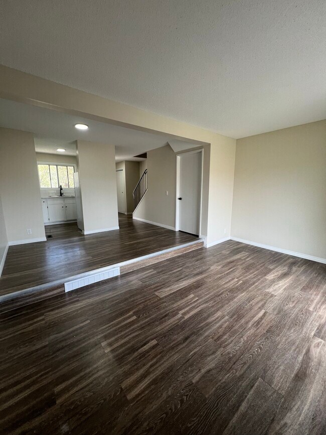 Photo - Beddington Heights Village