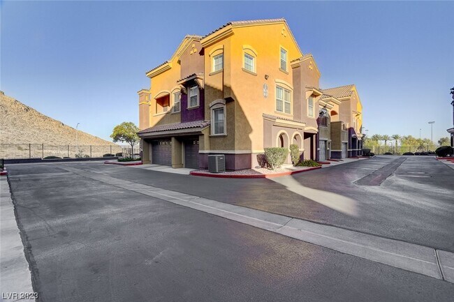 Photo - 3975 N Hualapai Way Unit 207