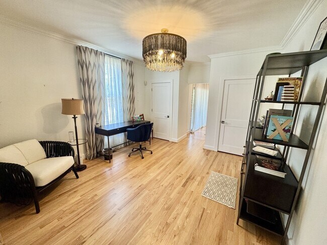 Photo - 1801 Russell St