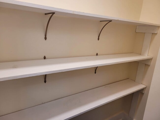 Photo - 155 E High St