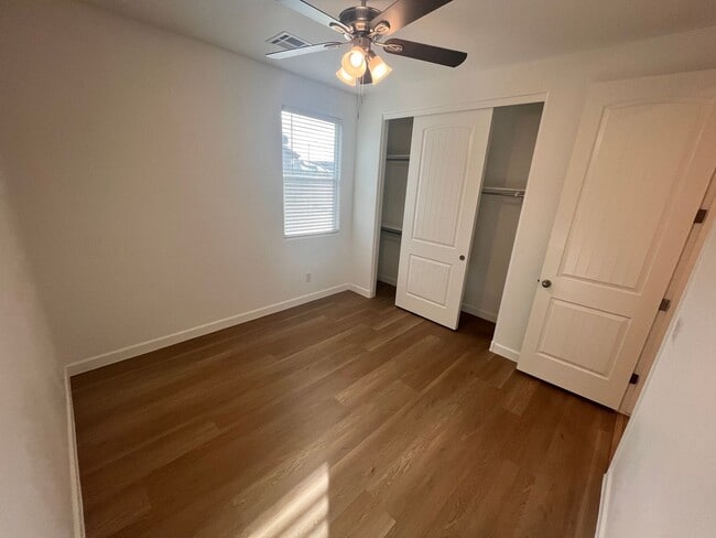 2880 N Riverdale Ln