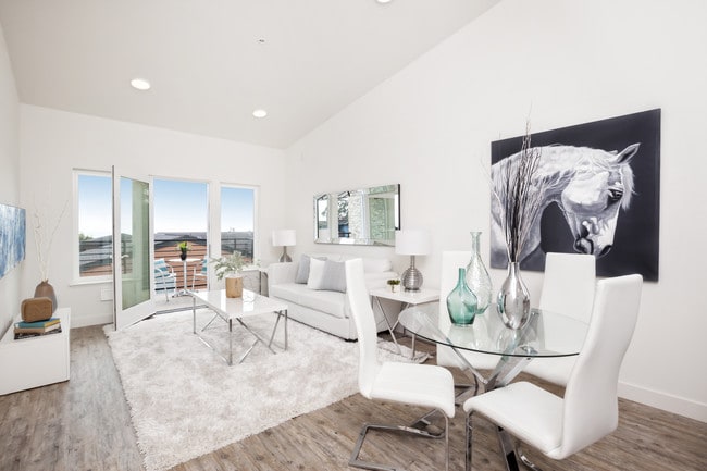 5 Living Room 306