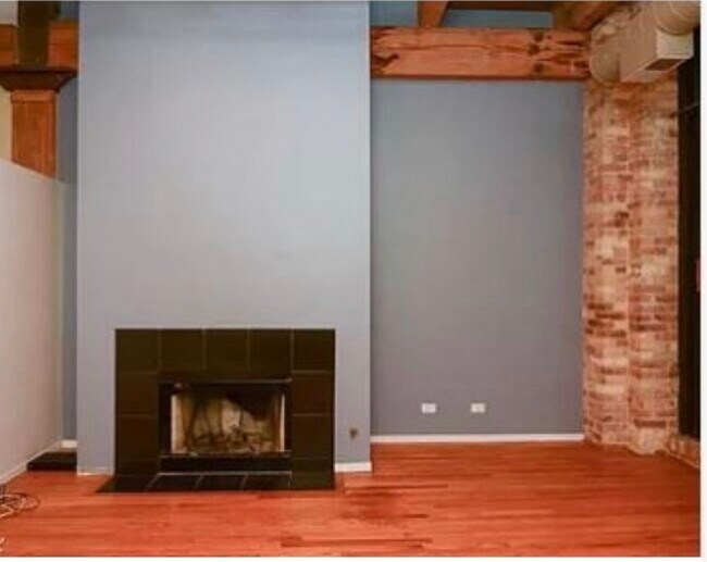 Photo - 375 W Erie St Unidad 321