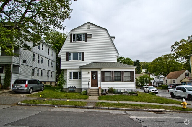 Building Photo - 137 Cohasset St Unit 2 Rental