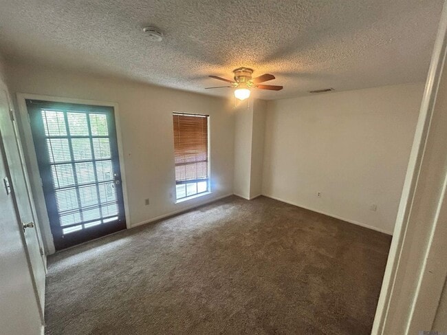 Photo - 4448 Stumberg Ln