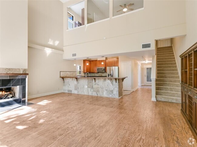 Building Photo - 1115 W 7th St Unit 105 Rental