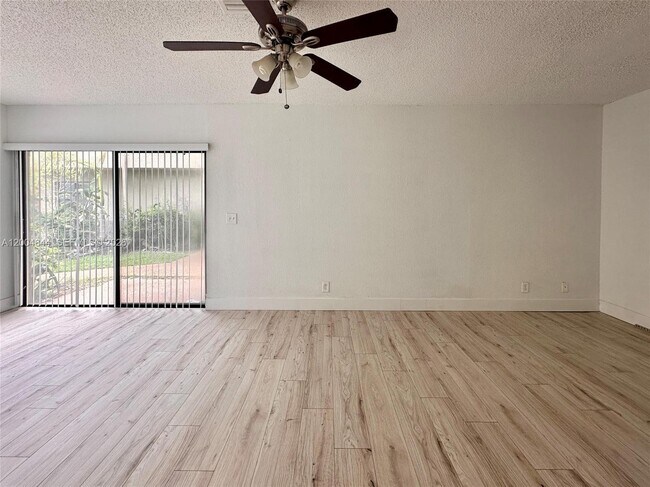 Photo - 2580 Coral Springs Dr