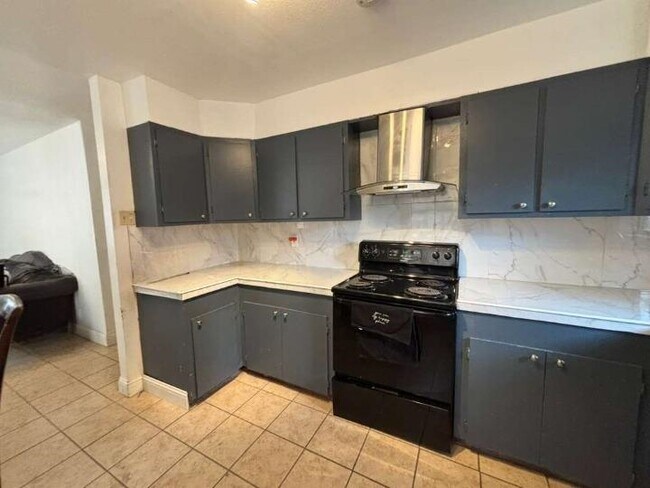 Photo - 315 Alicante Dr