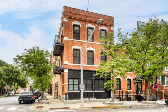 Building Photo - 1349 N Noble St Unit 3 Rental