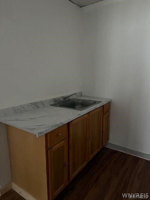 Photo - 2255 Genesee St