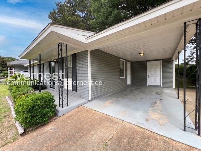 Photo - 856 White Clover Ln