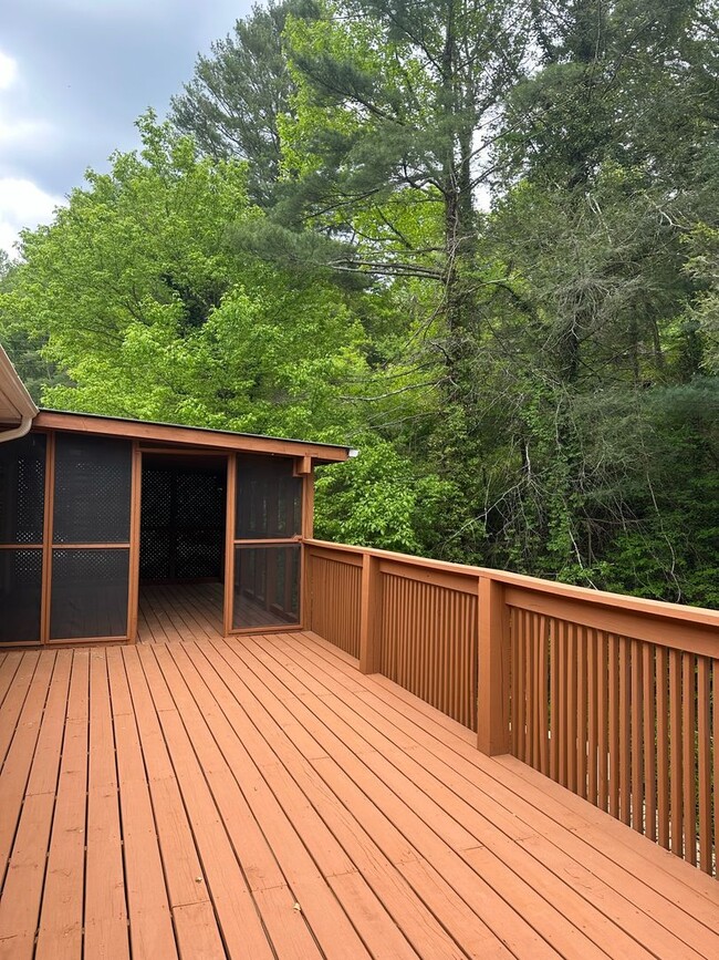 Photo - 11 Mountainbrook Rd