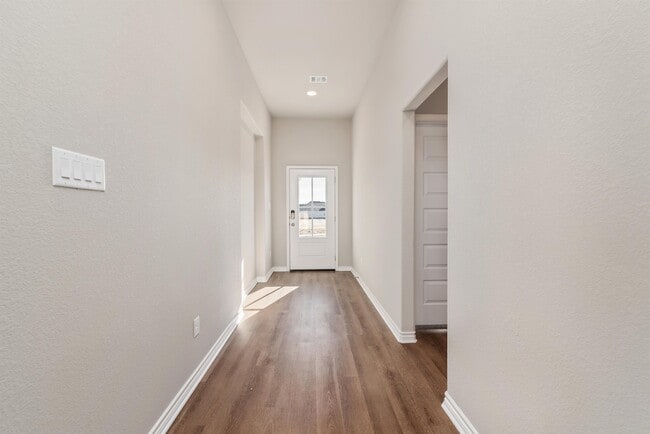 Photo - 3185 Normandy Way