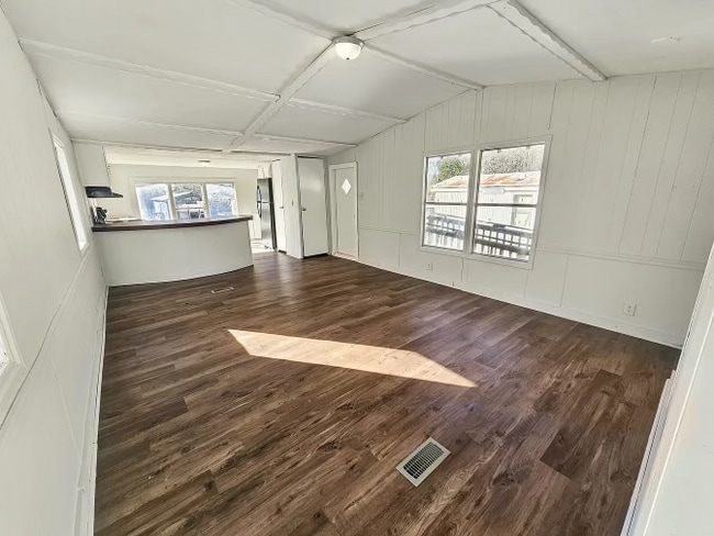 Photo - 412 McElhaney Rd