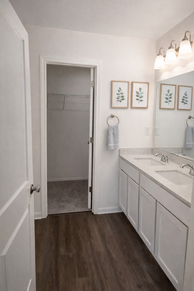 Building Photo - 514 Liberty Hall Dr