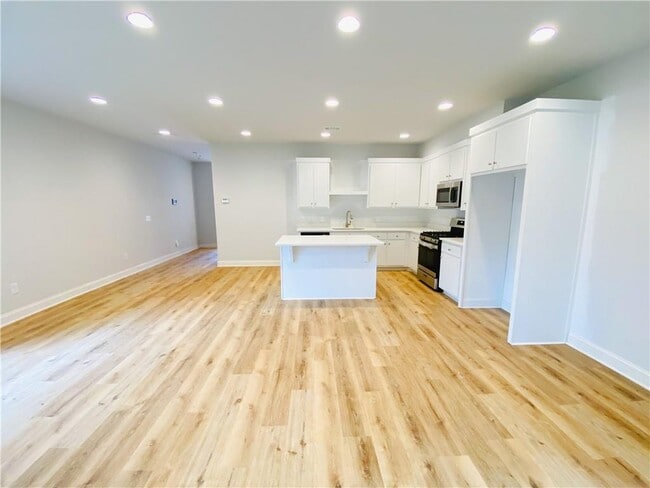 Photo - 1089 N Village Dr
