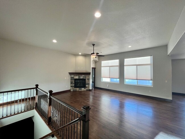 Photo - 622 Vermilion Peak Dr