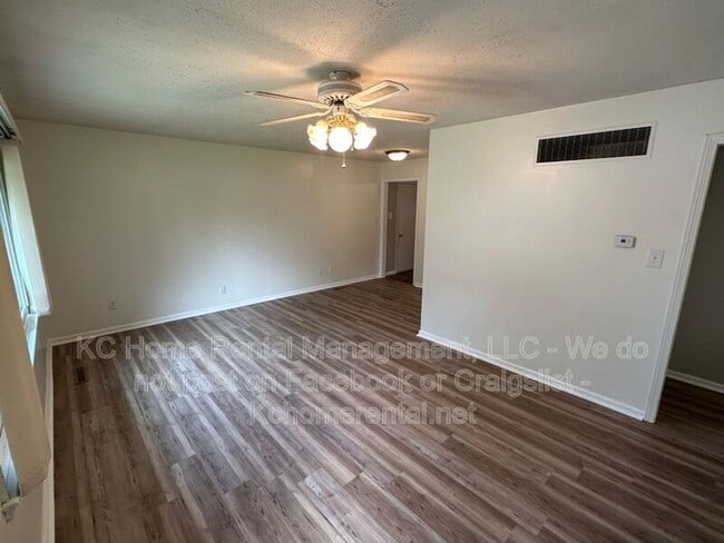 Photo - 804 NE 66th Terrace