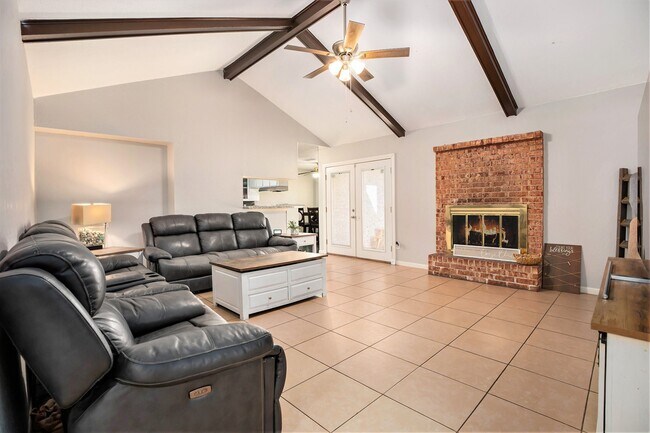 Photo - 1027 Sycamore St