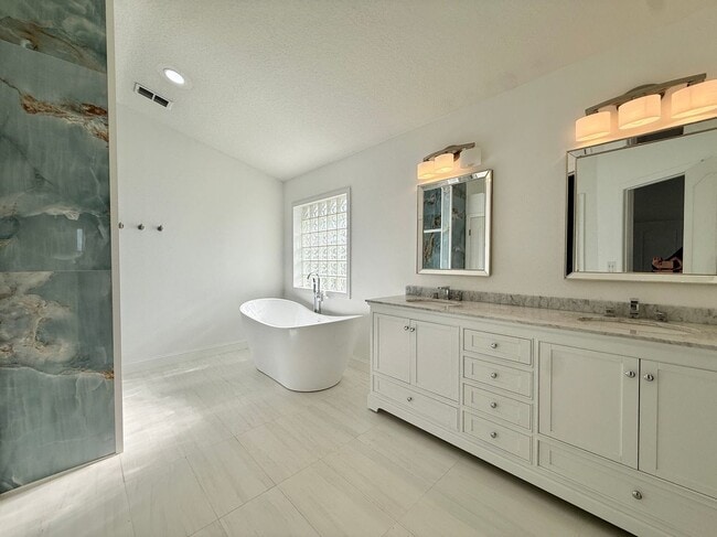 Photo - 11400 Lovers Ln
