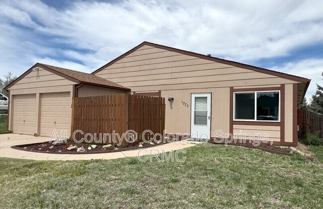 Photo - 1773 Chautauqua Dr House