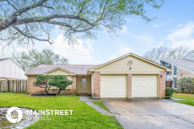 Building Photo - 1215 New Tree Ln