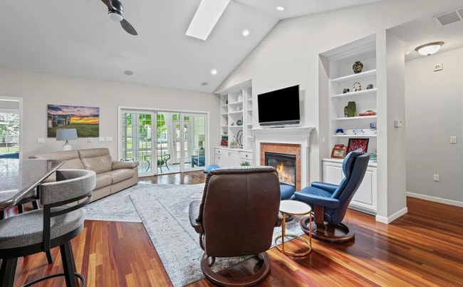 Photo - 1632 Cobblefield Rd