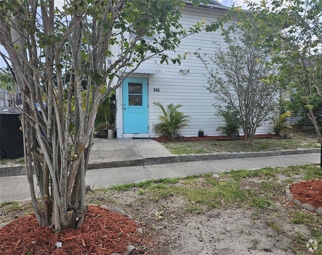 Building Photo - 845 17th St N Rental