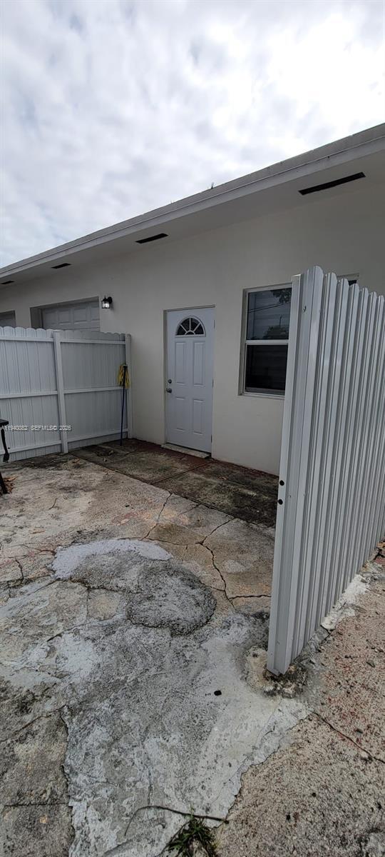 Building Photo - 636 SE 5th Pl