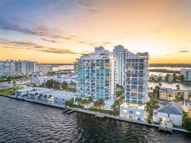 Building Photo - 7935 East Dr Unit 7935 East Dr # 1202