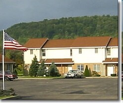 Maple Leaf Apartments - Maple Leaf Apartments