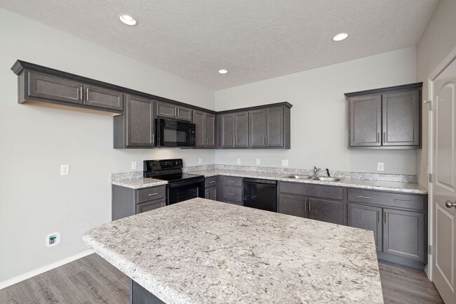 Photo - 3 Bed Duplex Rental in Republic!