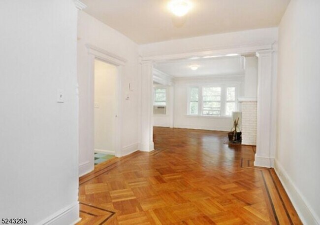 Photo - 61 S Fullerton Ave