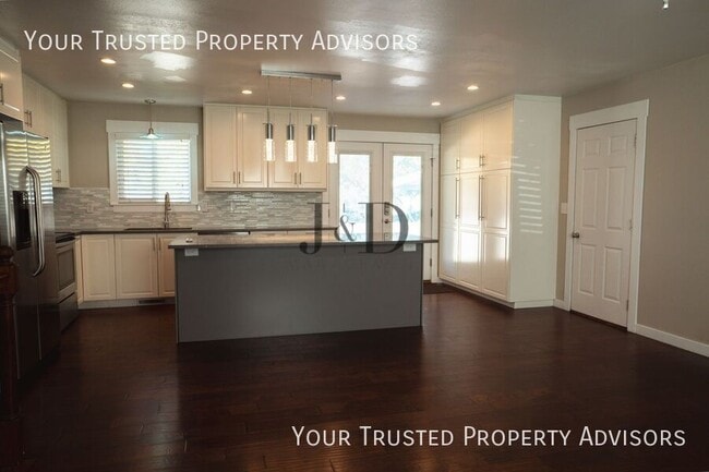 Building Photo - 1490 S 135 W