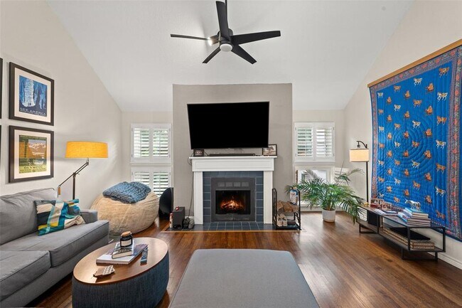 Photo - 1500 Woodlawn Blvd Unit 304