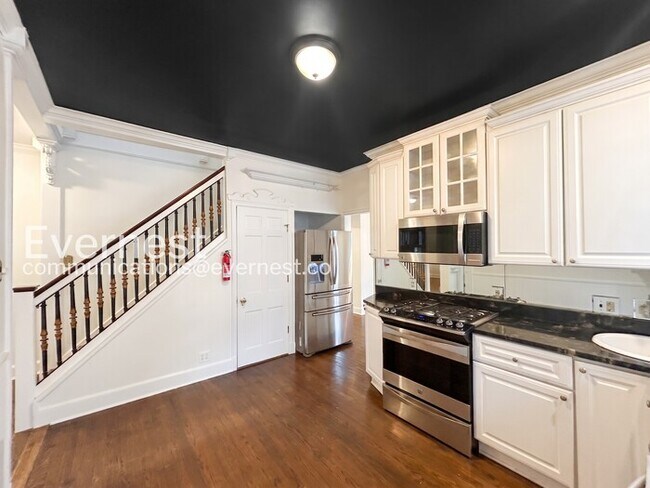 Photo - 756 S Willett St