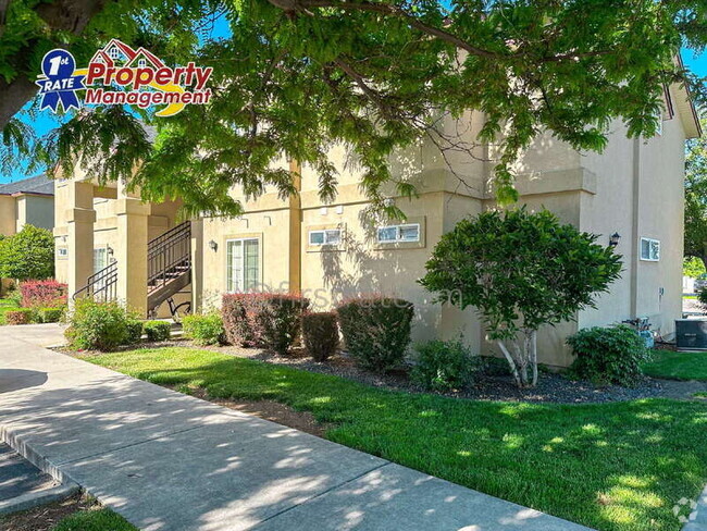 Building Photo - 10122 W Garverdale Ln Unit #102 Rental
