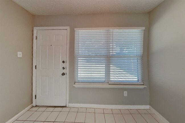 Photo - 16358 Maplemont Dr