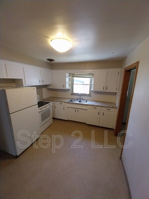 Photo - 7384 Pearl Rd