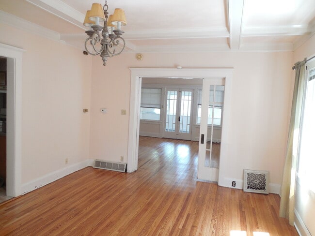 DINING ROOM - 624 N Court St