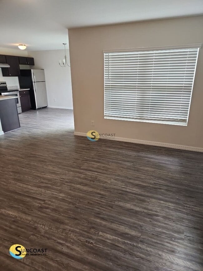 Photo - 11341 Poplin Ave Apartamento