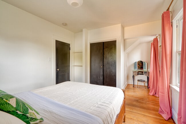 Photo - 2215 SE Powell Blvd Unidad 4