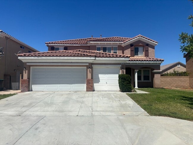 Building Photo - (APPLICATION PENDING) Grand East Lancaster Home