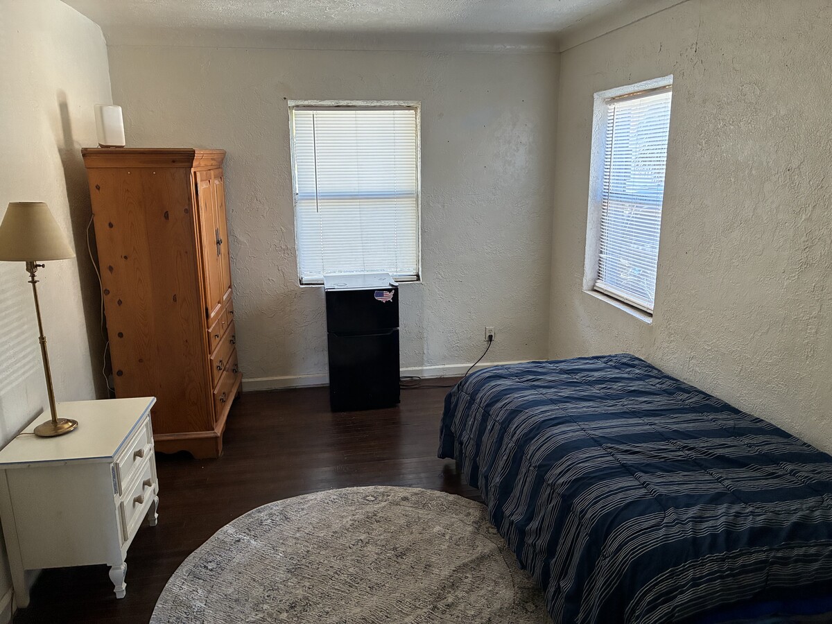 Photo - 2504 Booker Ave