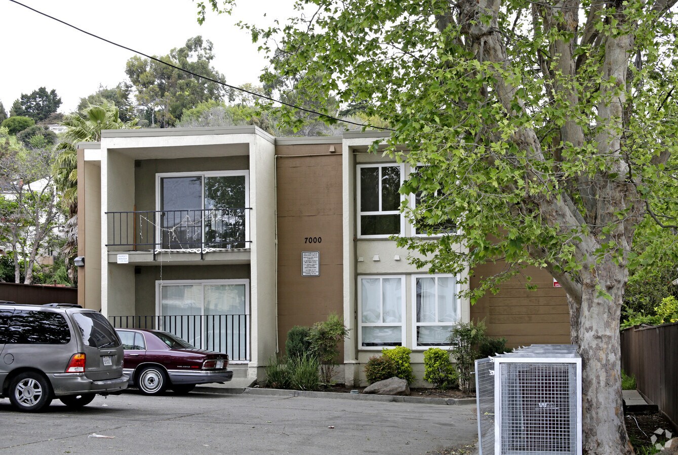 Photo - 7000 Lacey Ave Apartments